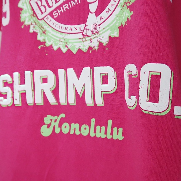 Bubba Gump Shrimp Co. | Pink Graphic Tee - Picture 3 of 3